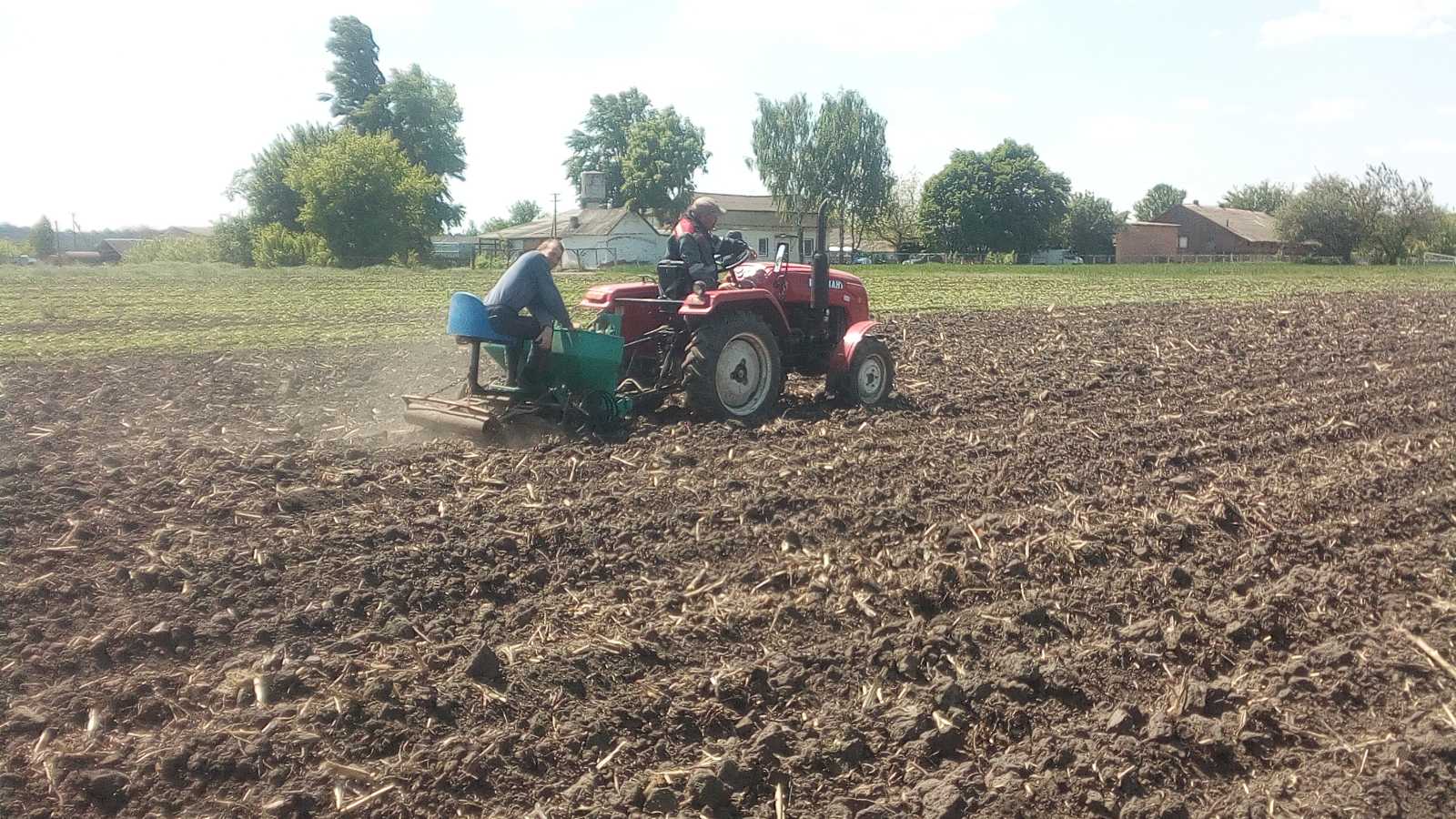 СК "Зелений дім" саджає картоплю від Агріко Україна