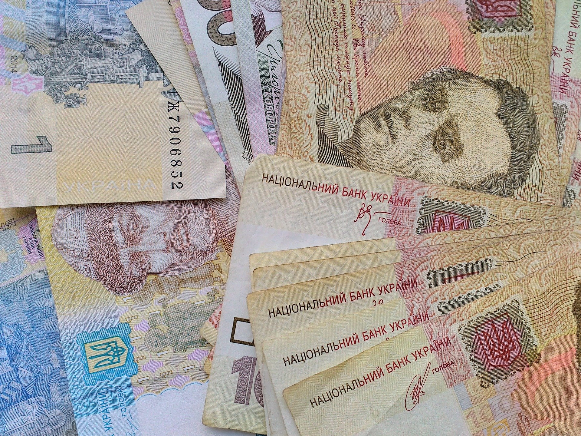 За рік середня зарплата в Україні зросла майже на 20%. Новости :section ...