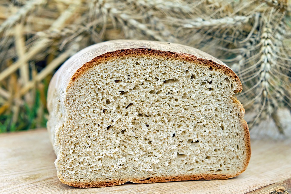 ТОП-5 регіонів з найдешевшим і найдорожчим хлібом