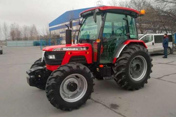 Новини компаній: Mahindra вивіла на український ринок нову модель трактора